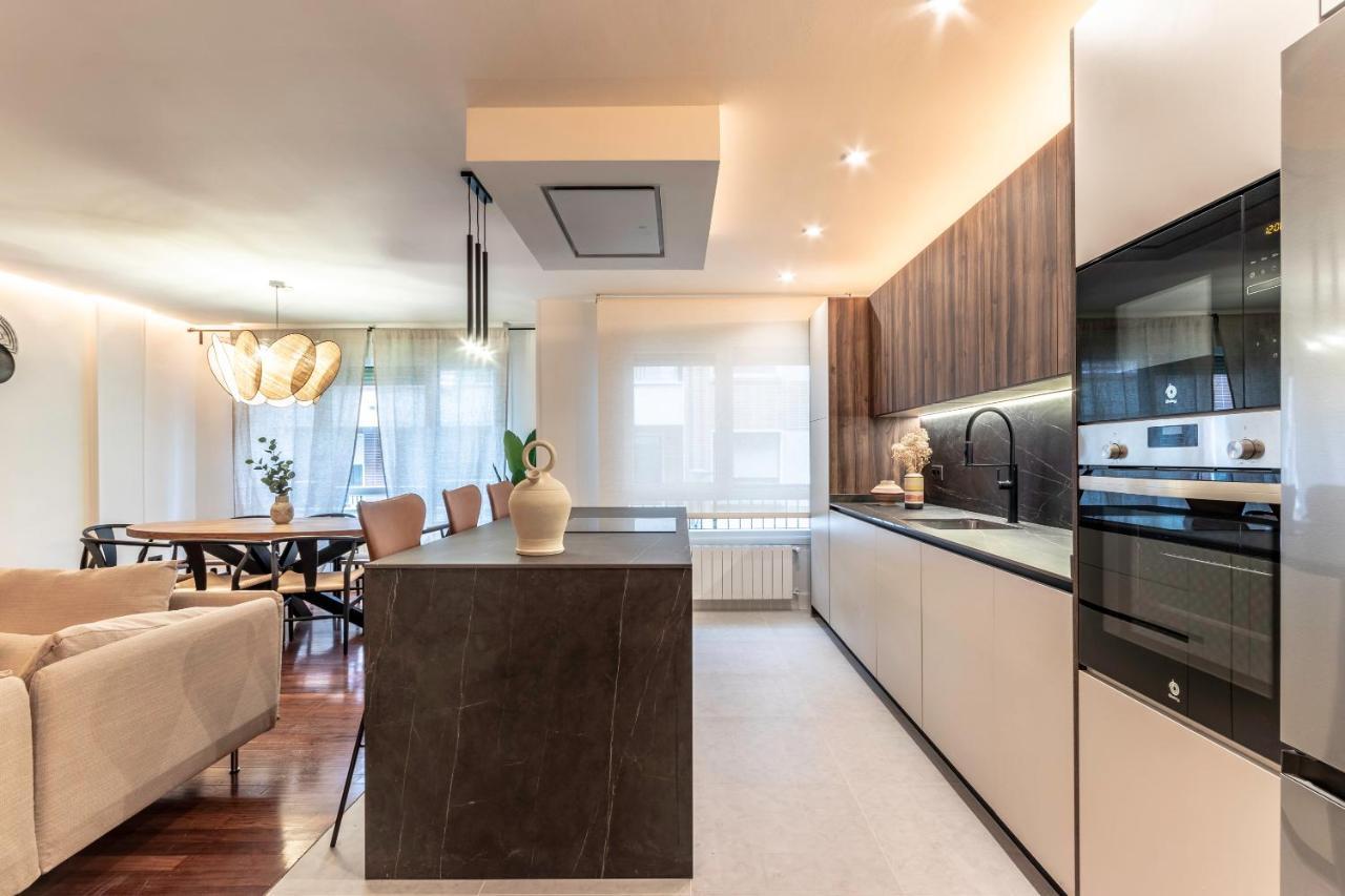 New! Lovely 4-Bedroom Loft In Bilbao Exteriör bild