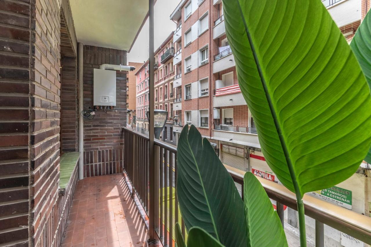 New! Lovely 4-Bedroom Loft In Bilbao Exteriör bild